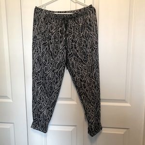 Lululemon size 10 joggers